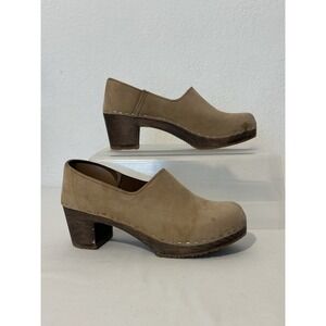 Sandgrens Swedish Wood Clog Mule Tan 2.5 " Heel  Size 39/8.5 Flaw Cosmetic